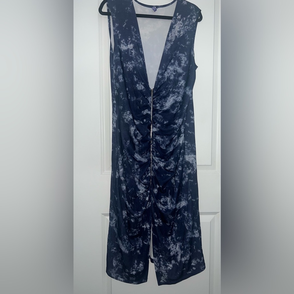 Elegant Navy Blue Tie-Dye Dress